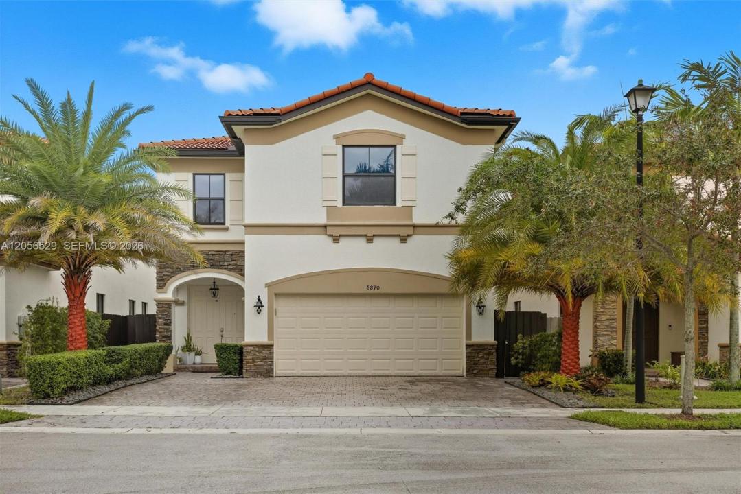 8870 NW 99th Path, Doral, Florida 33178, Estados Unidos