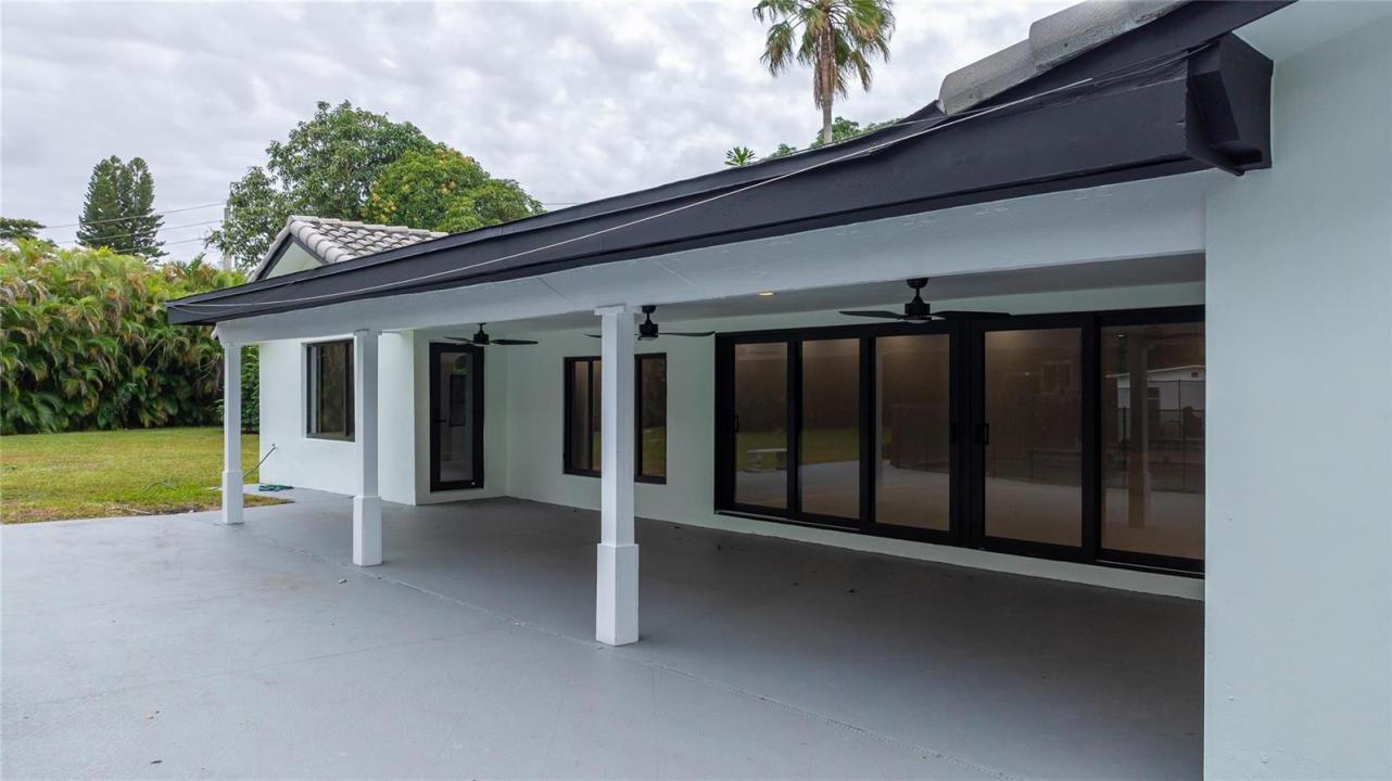 13401 SW 83RD Avenue, Pinecrest, Floryda 33156, USA