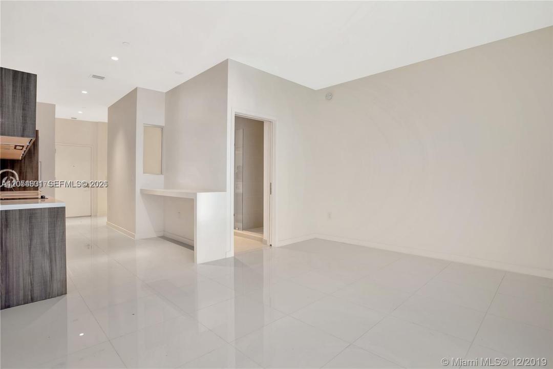 851 NE 1st Ave 504, Miami, Florida 33132, Stati Uniti