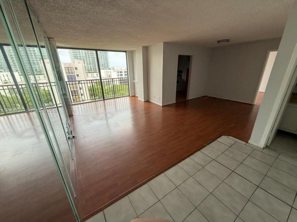 16919 N Bay Rd 912, Sunny Isles Beach, Florida 33160, Stati Uniti