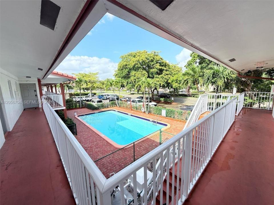 3100 Coral Springs Dr 2B, Coral Springs, Floride 33065, États-Unis