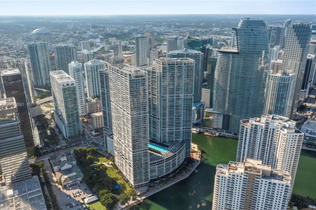 495 Brickell Ave 3702, Miami, Floride 33131, États-Unis