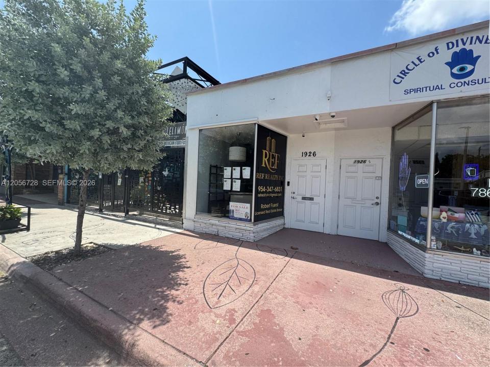 1926 Tyler St, Hollywood, Florida 33020, USA
