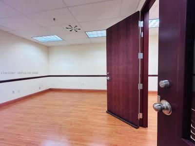 2893 Executive Park Dr 106, Weston, Floride 33331, États-Unis