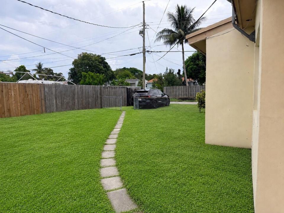 2438 Thomas Street 3, Hollywood, Florida 33020, Stati Uniti