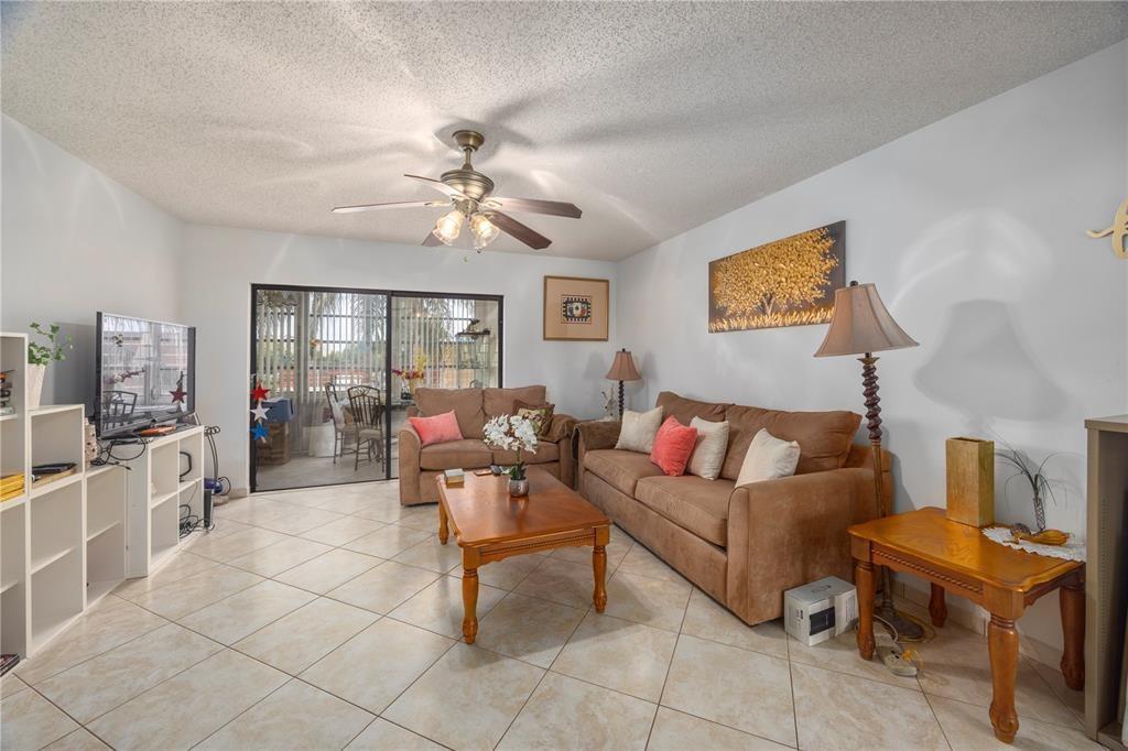 3990 NW 42ND Avenue 311, Lauderdale Lakes, Florida 33319, USA