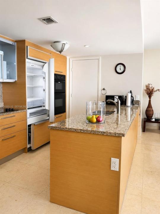 1830 S Ocean Dr 1407, Hallandale Beach, Floryda 33009, USA