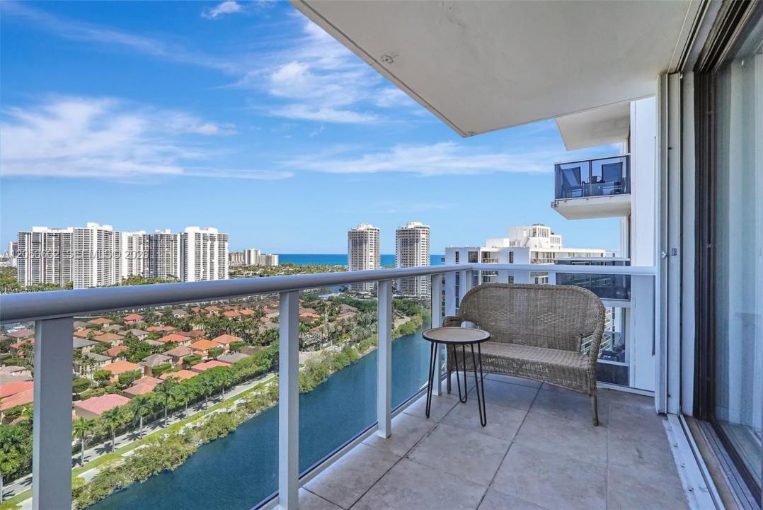 3675 N Country Club Dr 2310, Aventura, Floride 33180, États-Unis