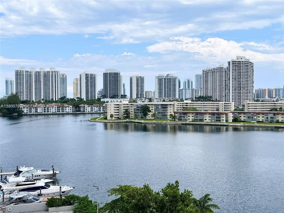 18041 Biscayne Blvd 803, Aventura, Floride 33160, États-Unis
