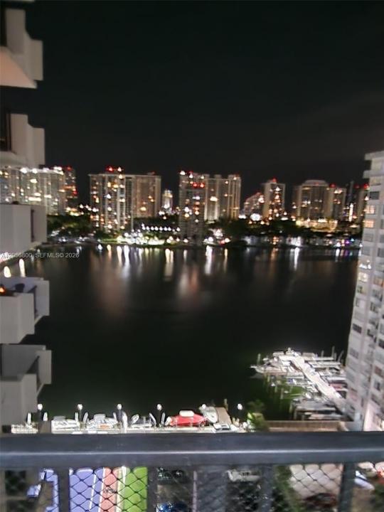 2750 NE 183rd St 1701, Aventura, Florida 33160, Stati Uniti