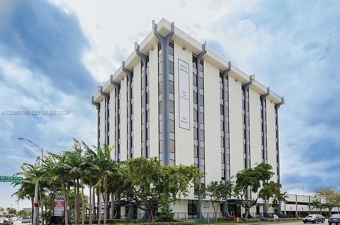 12550 Biscayne Blvd 403, North Miami, Florida 33181, Stati Uniti