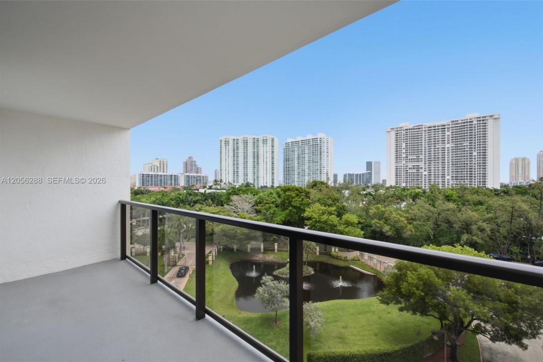 18181 NE 31st Ct 807, Aventura, Floride 33160, États-Unis