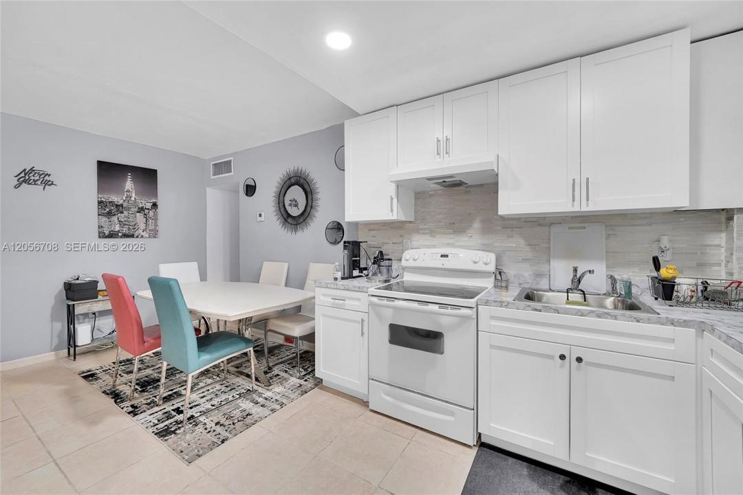 1851 NE 168th St A8, North Miami Beach, Flórida 33162, Estados Unidos