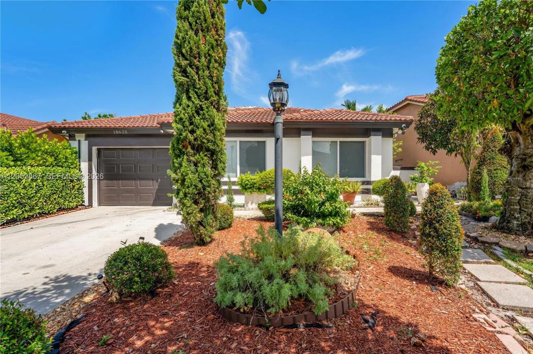 18625 NW 53rd Ave, Miami Gardens, Floryda 33055, USA