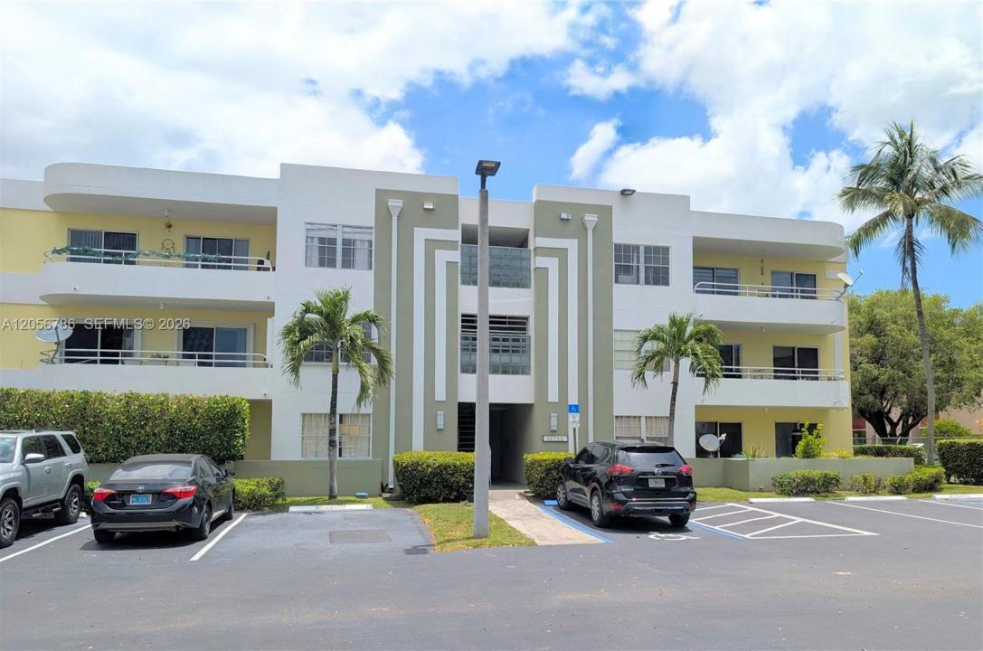 10765 SW 108th Ave 303, Miami, Florida 33176, USA