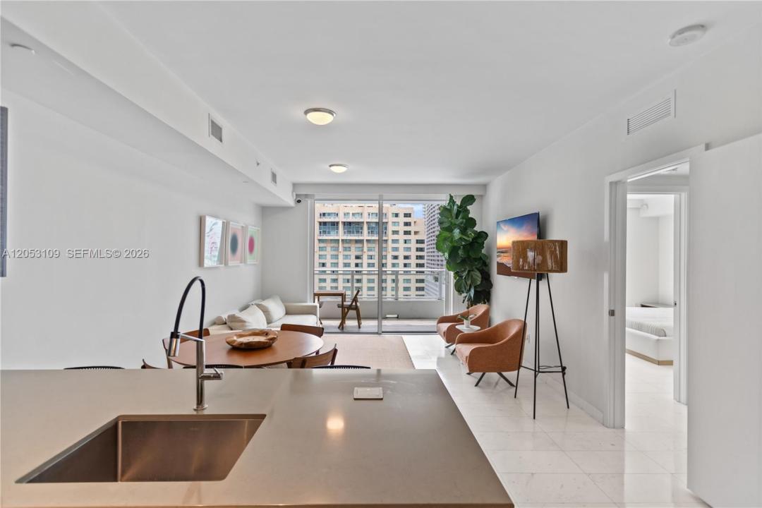 1080 Brickell Ave 1602, Miami, Floryda 33131, USA