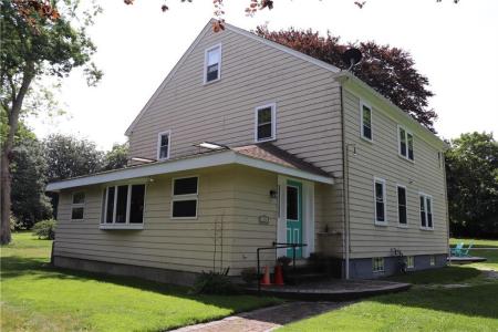 140 Maple Avenue 1, Middletown, Rhode Island 02842, USA