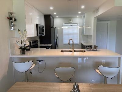 565 OAKS Lane 305, Pompano Beach, Florida 33069, USA