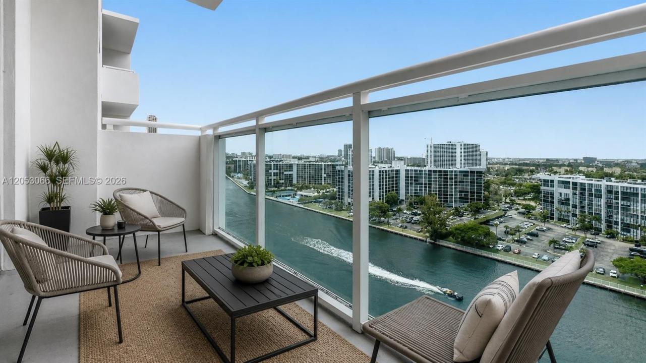 3000 S Ocean Dr 1516, Hollywood, Florida 33019, USA
