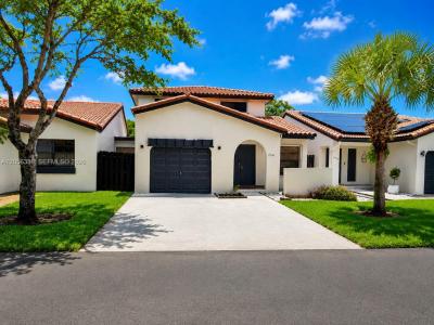 17343 NW 66th Pl, Hialeah, Florida 33015, USA