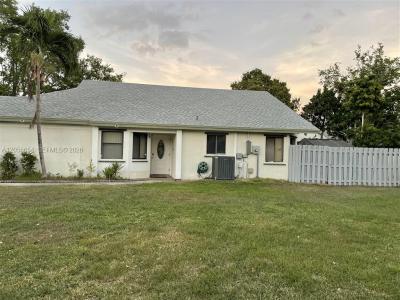 308 Bishop Rd, North Lauderdale, Florida 33068, USA