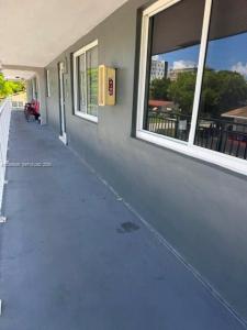 920 SE 2nd Ave 7, Hallandale Beach, Florida 33009, USA