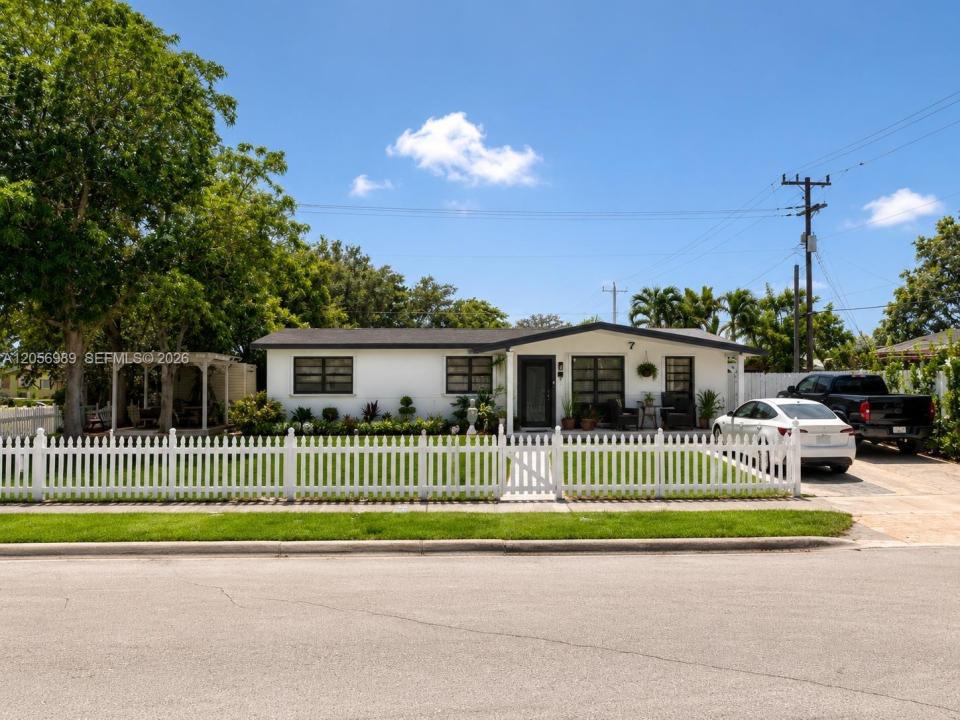 7061 Moseley St, Hollywood, Florida 33024, Stati Uniti