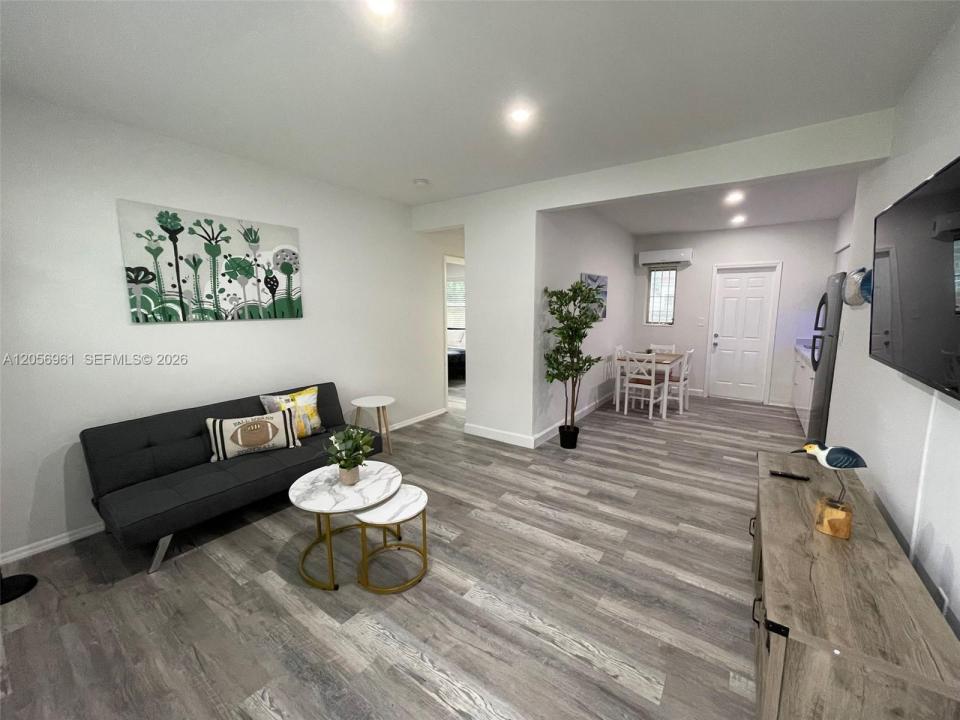 1117 SW 37th Ave 3, Miami, Florida 33135, USA
