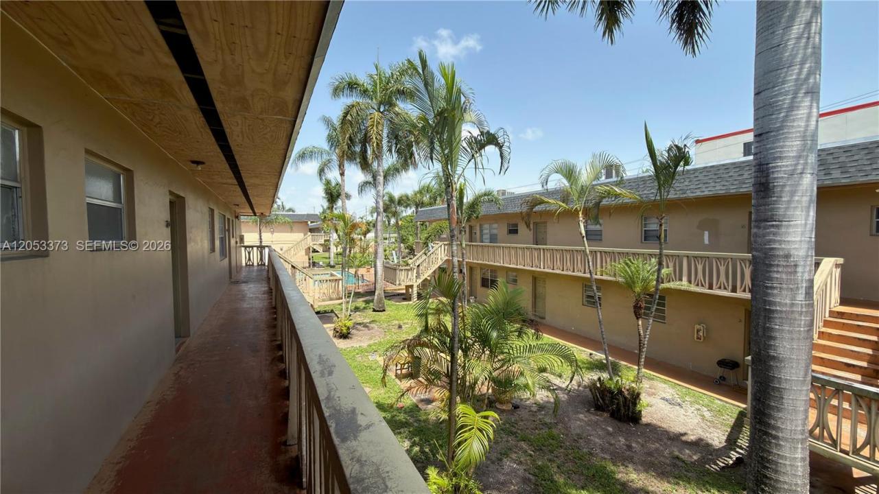 1370 NE 119th St 137021, Miami, Florida 33161, Stati Uniti