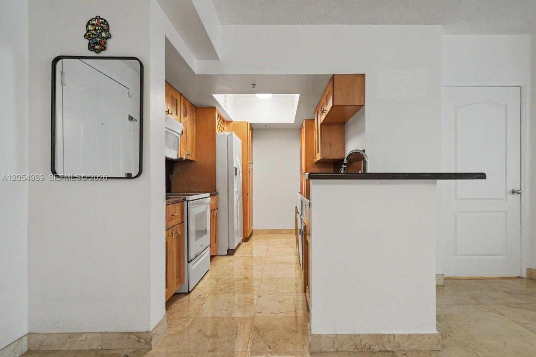 5085 NW 7th St 906, Miami, Florida 33126, Stati Uniti