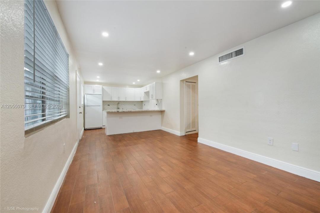 5100 W Flagler St 302, Miami, Floryda 33134, USA