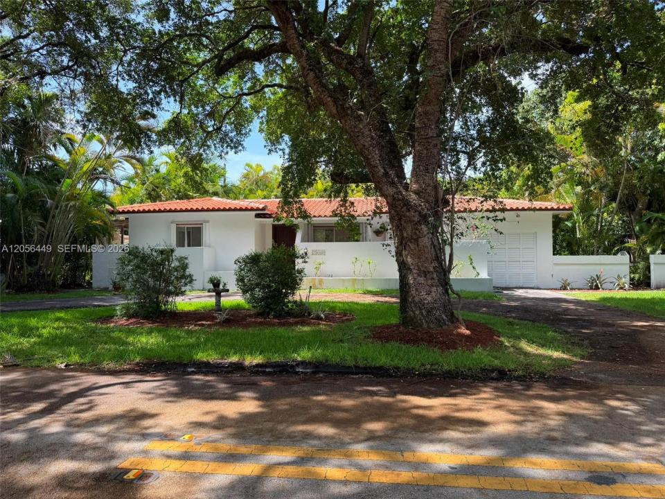 1540 Dorado Ave, Coral Gables, Florida 33146, USA