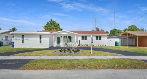 105 NE 213th St, Miami Gardens, Флорида 33179, Соединенные Штаты