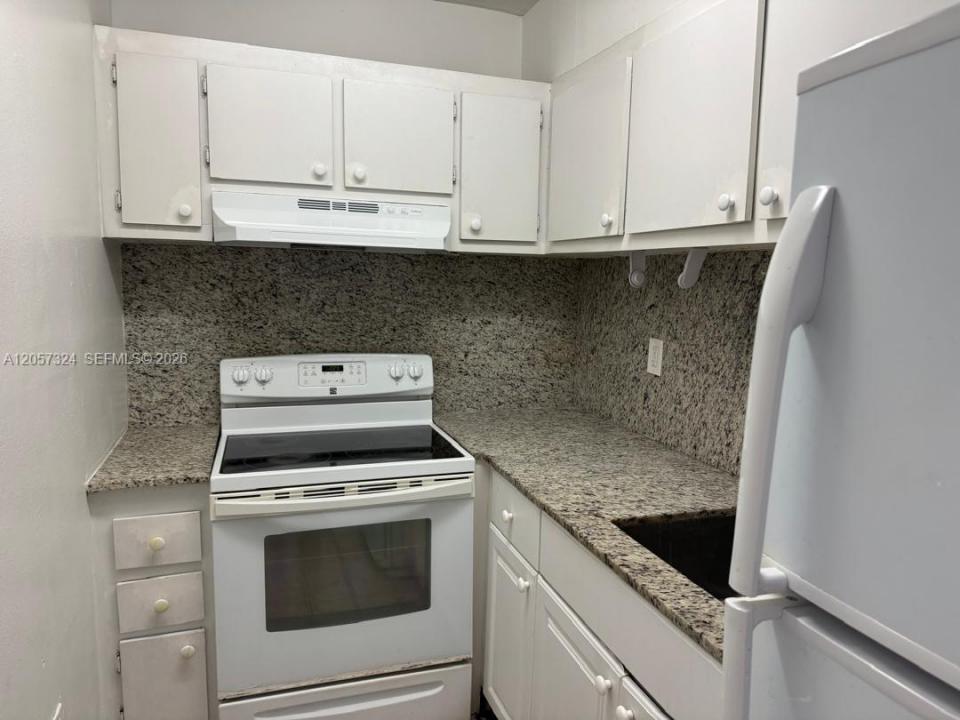 4725 NW 7th St 206-3, Miami, Floride 33126, États-Unis