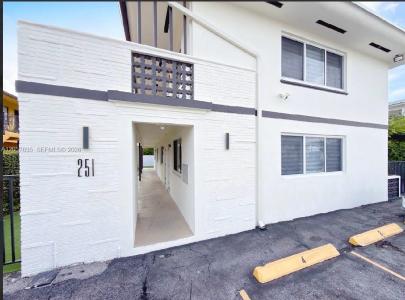 251 NW 57th Ave, Miami, Florida 33126, USA