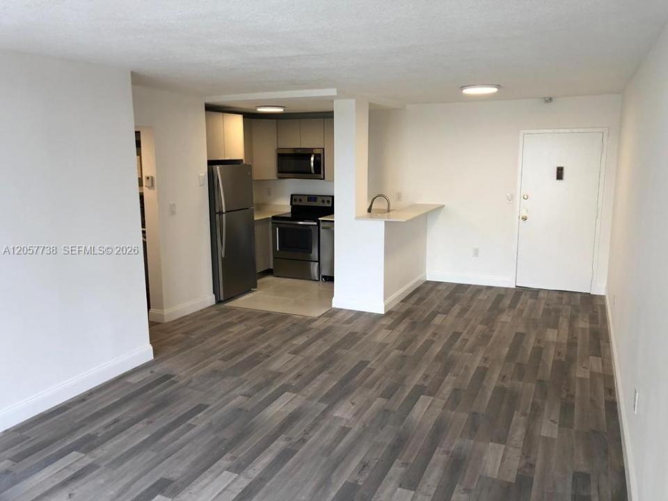 9682 Fontainebleau Blvd 507, Miami, Floride 33172, États-Unis