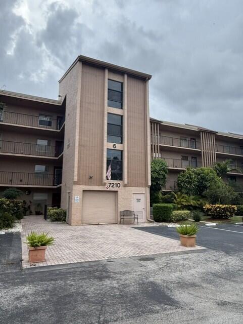 7210 Lake Cir Drive 401, Margate, Floride 33063, États-Unis