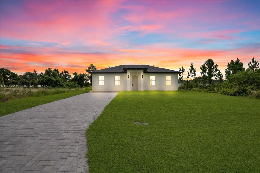 707 Randall Ave, Floryda 33974, USA
