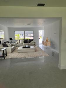 1832 SW 17th St, Boynton Beach, Florida 33426, USA