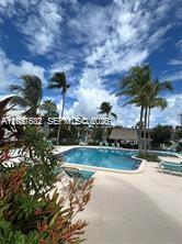 8261 SW 128th St 202, Pinecrest, Floryda 33156, USA