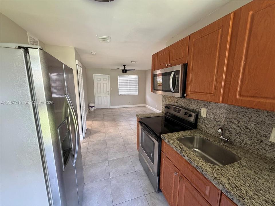 4680 SW 33rd Ave 2, Dania Beach, Floryda 33312, USA