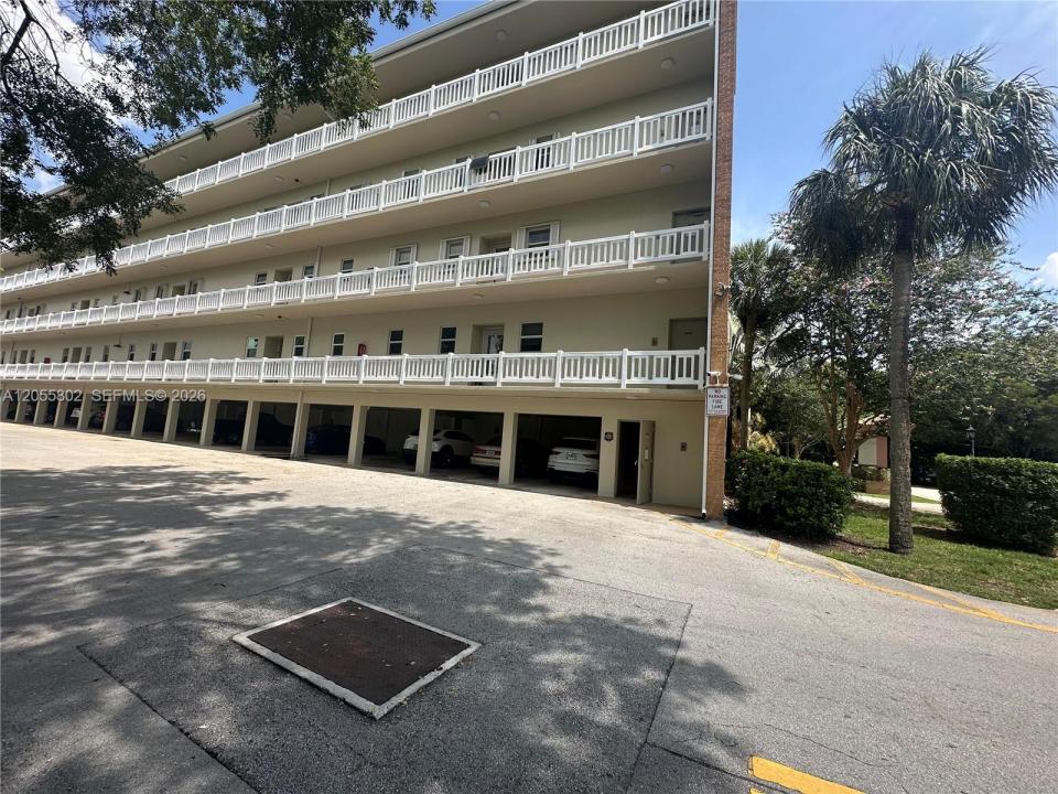 6731 Cypress Rd 301, Plantation, Florida 33317, Stati Uniti