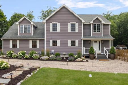 37 Holden Street, Coventry, Rhode Island 02816, USA