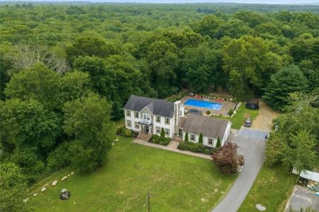 51 Bouchard Lane, Tiverton, Rhode Island 02878, USA