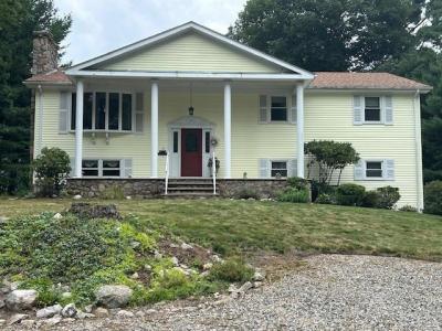 31 Karen Ann Drive, Smithfield, Rhode Island 02917, USA