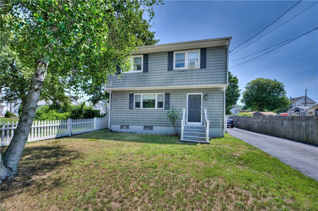 16 Arlington Avenue, Warren, Rhode Island 02885, USA