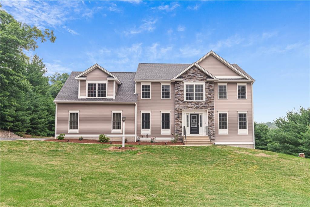 14 Longbrook Drive, Cumberland, Rhode Island 02864, USA