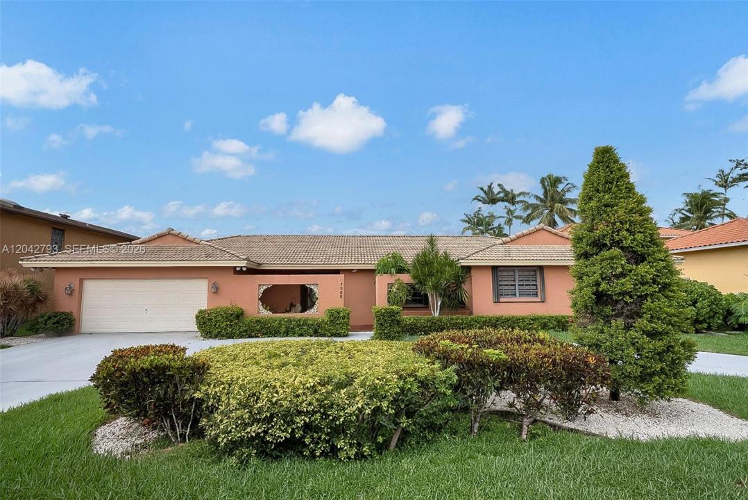 7365 N Augusta Dr, Hialeah, Flórida 33015, Estados Unidos