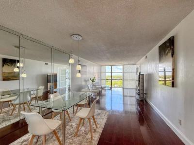 800 Parkview Drive 823, Hallandale, Florida 33009, Stati Uniti