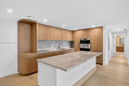 1176 97th 701, Bay Harbor Islands, Florida 33154, Stati Uniti
